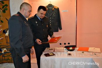 В районном краеведческом музее проходит выставка «На страже правопорядка», приуроченная ко Дню белорусской милиции