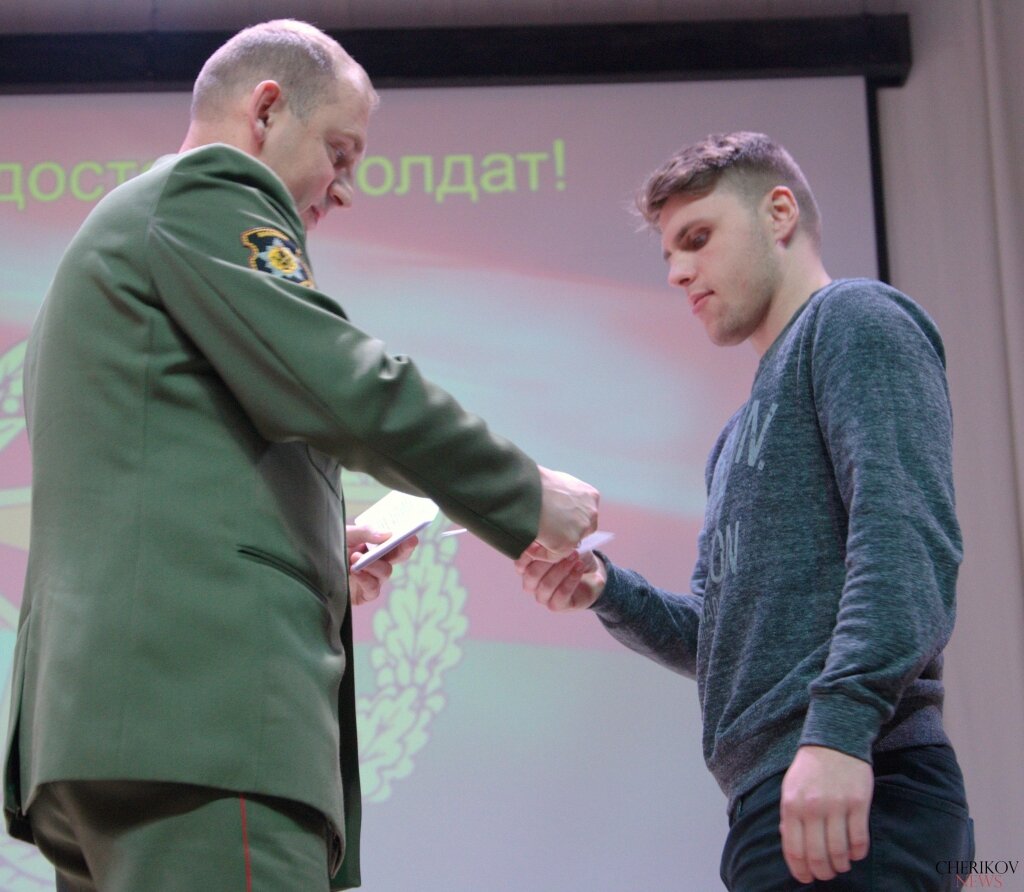 27 призывников из Чериковского района отправляются служить в вооруженные силы Республики Беларусь