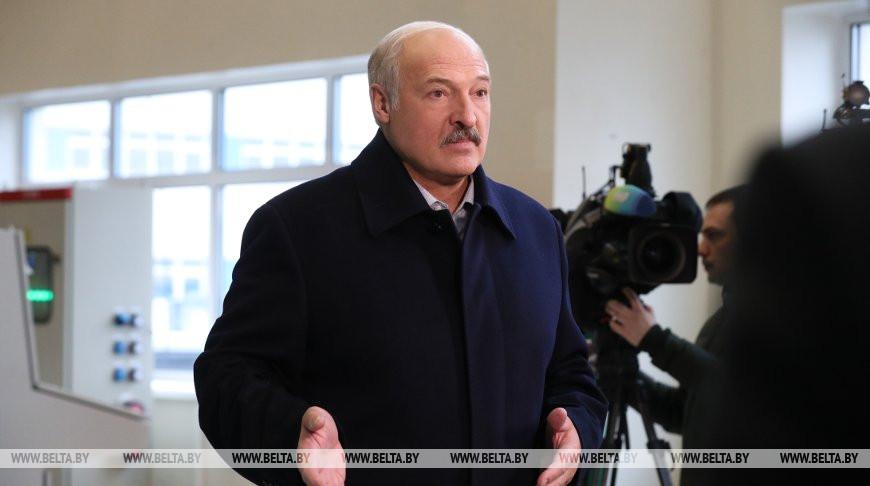 Лукашенко о ситуации вокруг коронавируса: нам стоит тревожиться, но только в одном – мойте руки