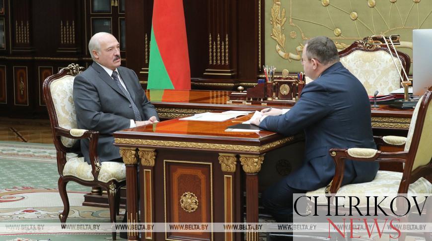 О ситуации с бюджетом и зарплатах – Лукашенко принял с докладом министра финансов