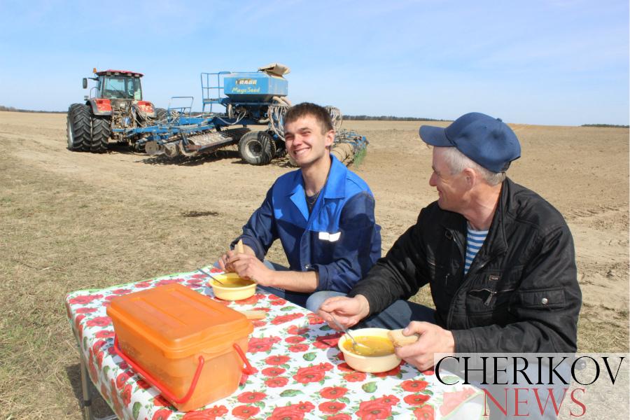 Вопросы труда и быта аграриев отслеживают профсоюзы района