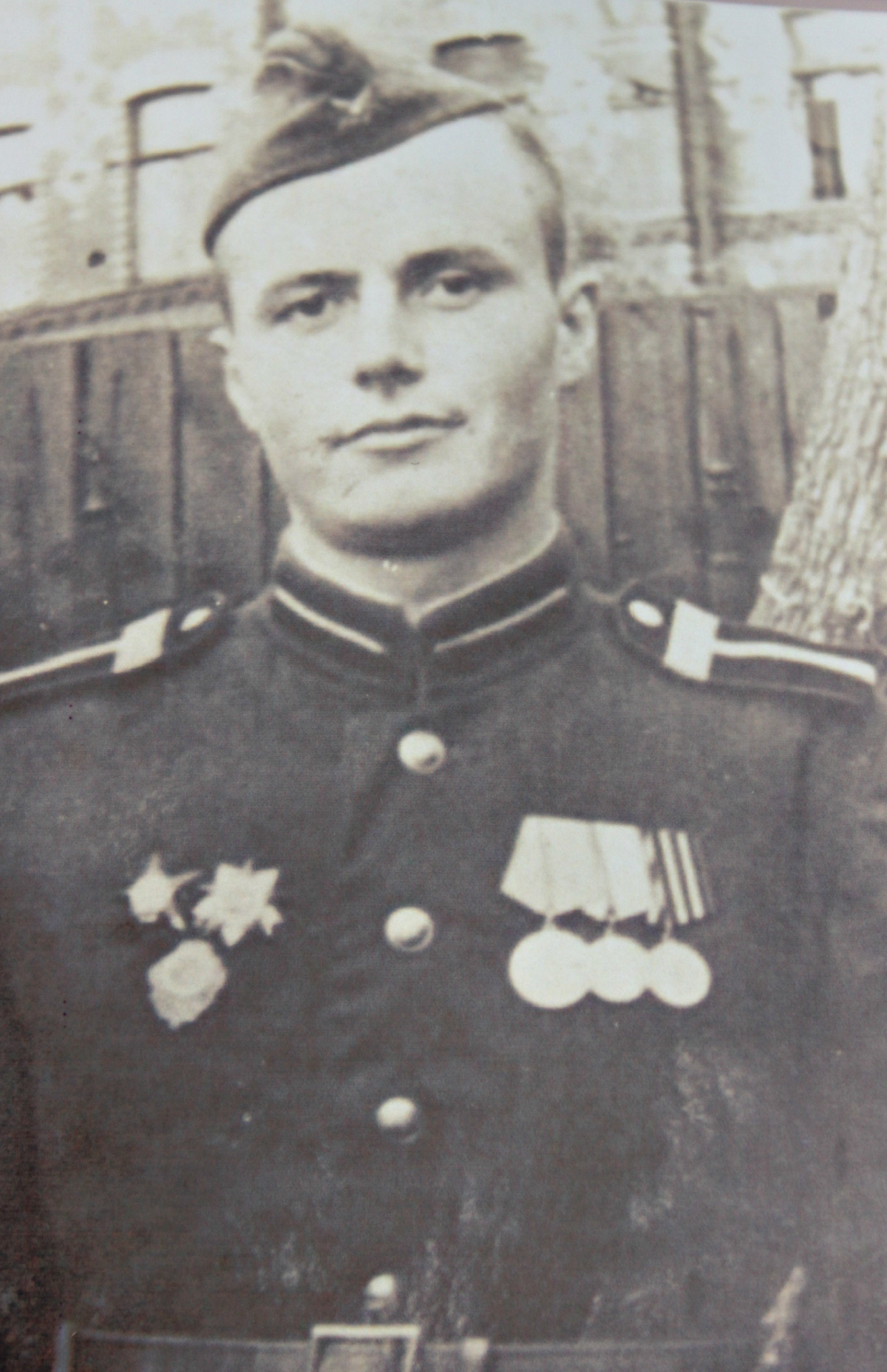 Страница десятая:  «Участник Парада Победы в Москве в 1945 году»