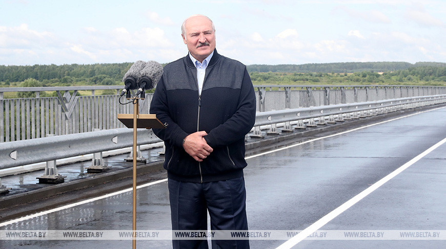 Лукашенко открыл мост через реку Сож в Славгородском районе