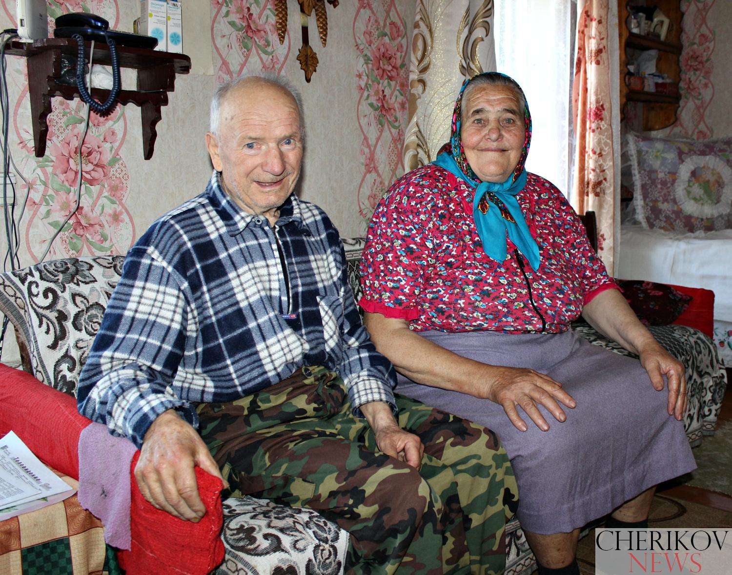 Семейная пара Ивана и Тамары Хромых из агрогородка Езеры вместе 57 лет