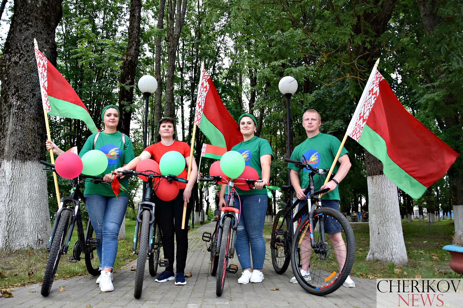 Молодежь Черикова устроила велопробег в поддержку мира и стабильности по местам боевой славы