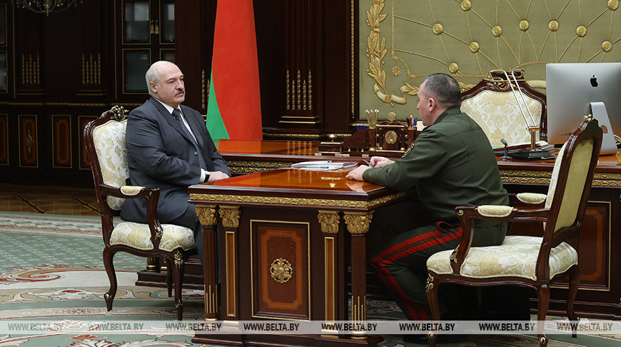 О ситуации в армии, деструктивных силах и патриотизме – Лукашенко принял с докладом министра обороны