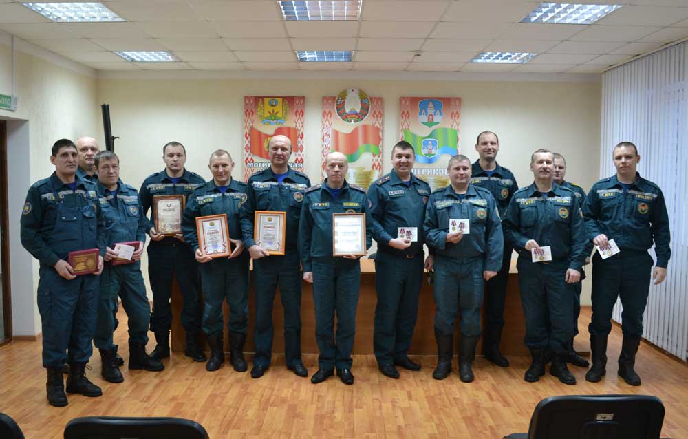 Спасатели РОЧС отметили профессиональный праздник