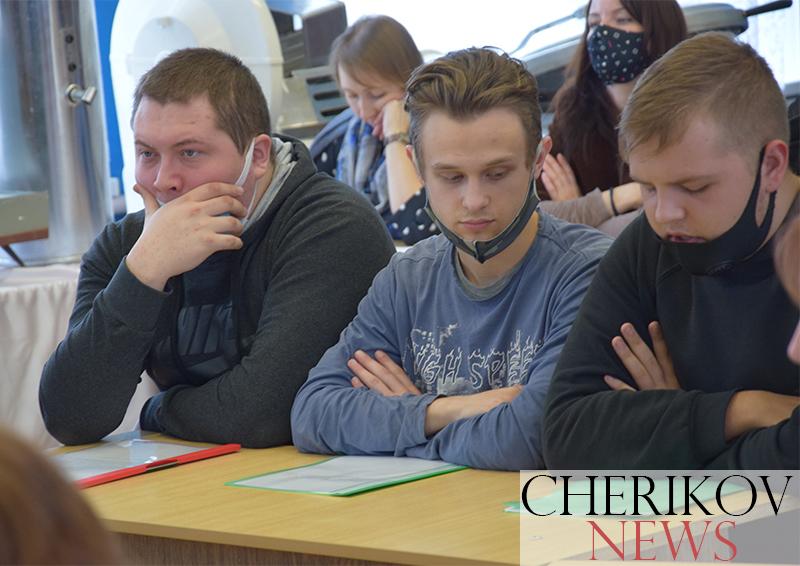 Круглый стол по гражданско-патриотическому воспитанию состоялся в Чериковском ГПЛ № 11