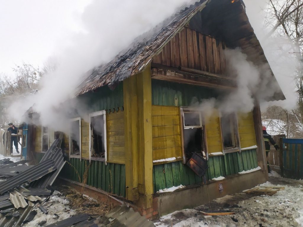 Горели жилые дома: на Чериковщине произошло два пожара