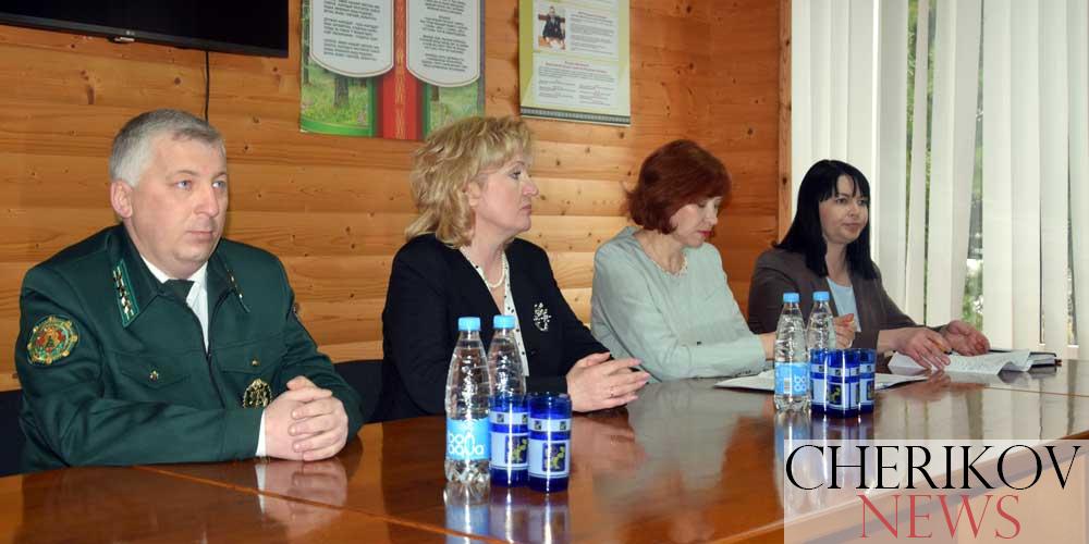 Председатель райисполкома встретилась с трудовым коллективом ГЛХУ «Чериковский лесхоз»