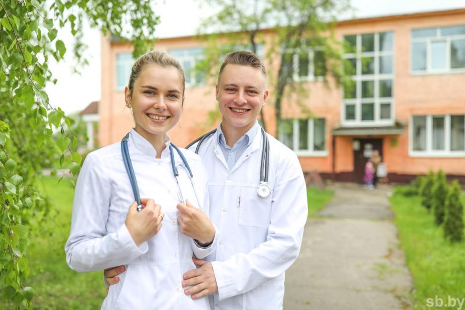 Для семьи медиков из Чериковского района надбавки за лечение от COVID‑19 стали хорошей инвестицией в будущее