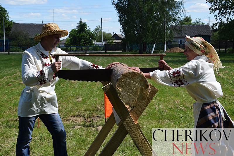«Властелин села»: как прошли семейные соревнования в Черикове