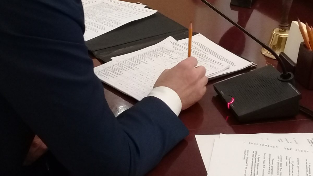 На очередном заседании Чериковского исполкома обсудили выполнение Декрета Президента № 18