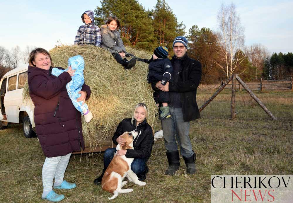 Многодетная семья о том, почему променяла жизнь в областном центре на деревню Гронов