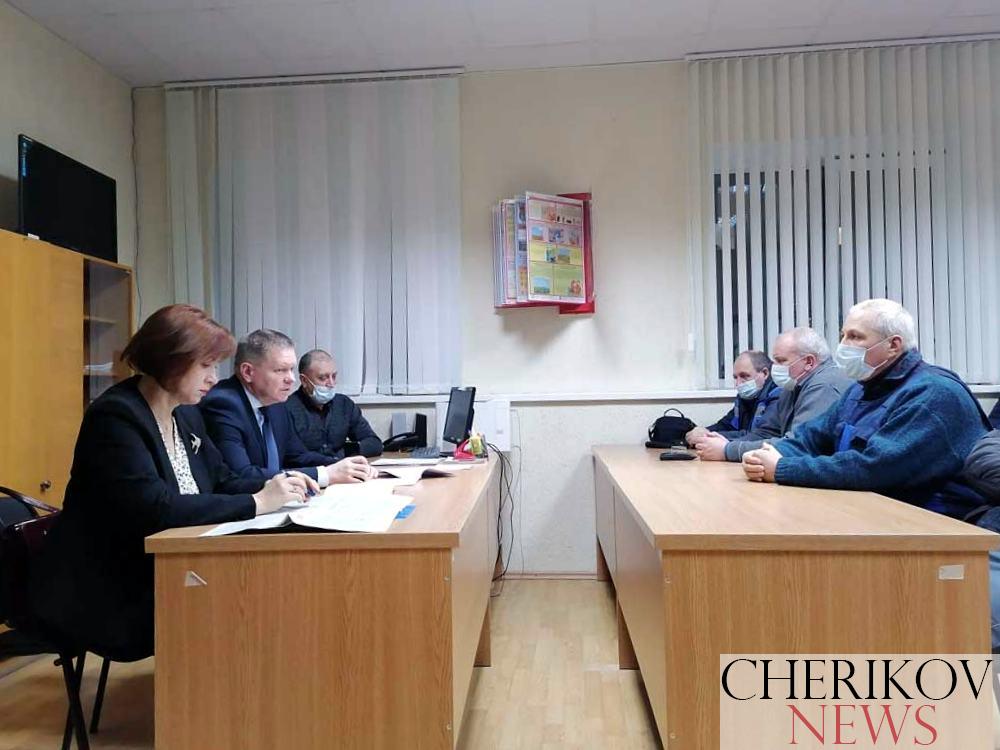 К обсуждению изменений и дополнений в Конституцию присоединился коллектив Чериковского РЭСа