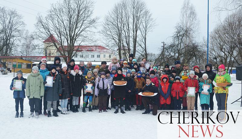Первенство учащихся СДЮШОР по лыжным гонкам прошло в Черикове. Кто оказался самым быстрым?