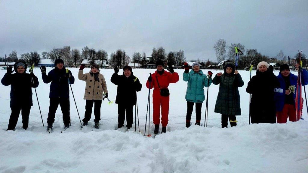 Посетители ОДПП Чериковского РЦСОН совершили “Лыжную прогулку”