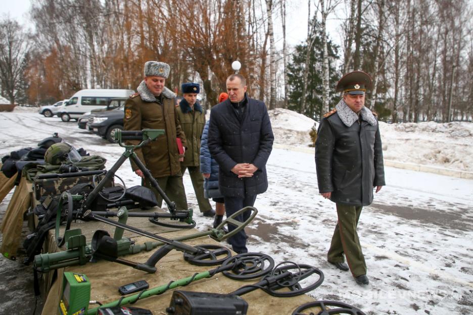 Анатолий Исаченко встретился с военнослужащими Могилевского гарнизона. Фото