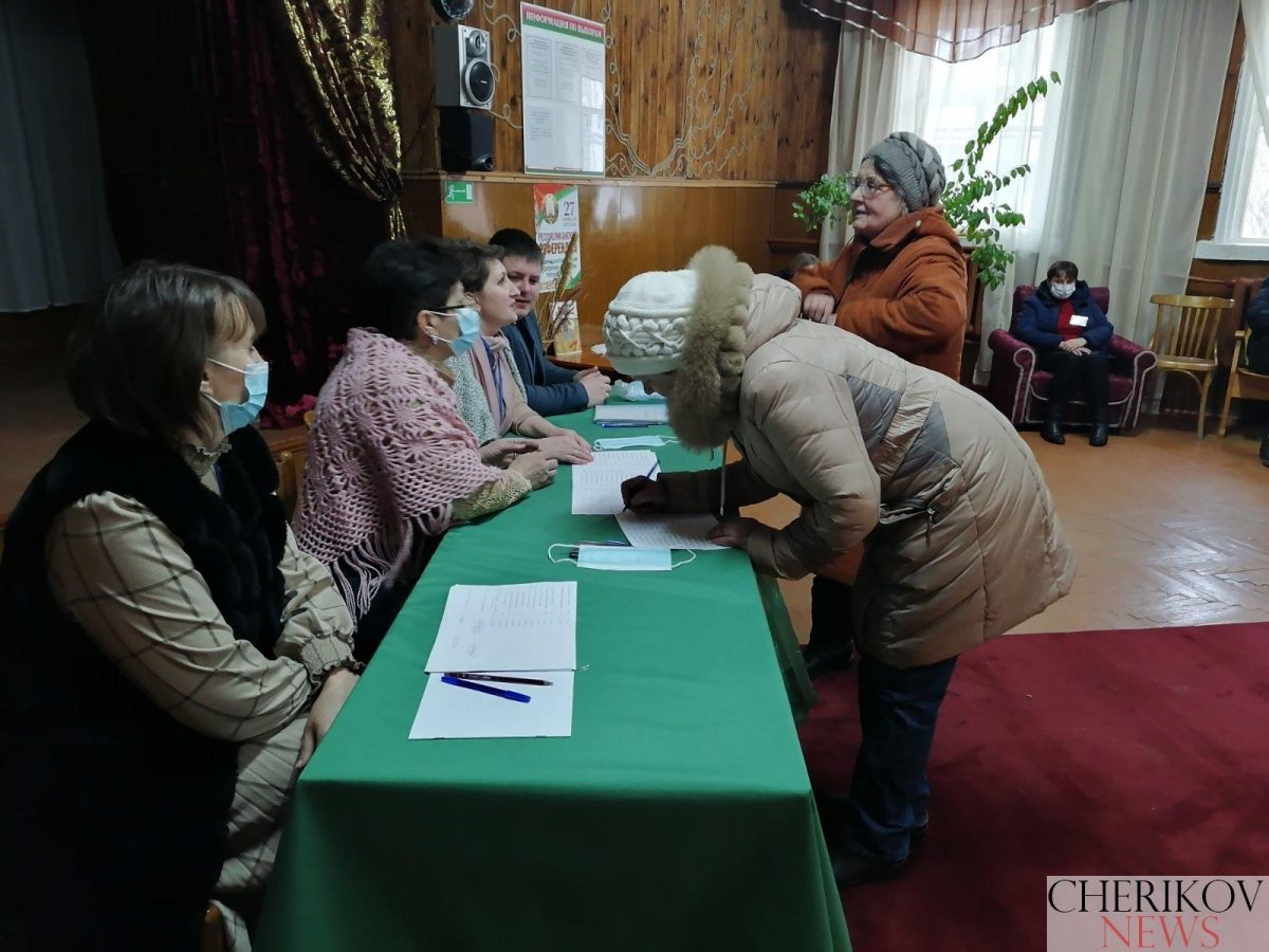 Гроновский участок принимает голосующих