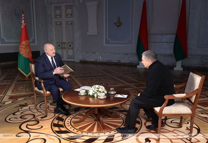 Александр Лукашенко о совместных с Россией действиях: мы нарисовали красные линии, наступил – получишь