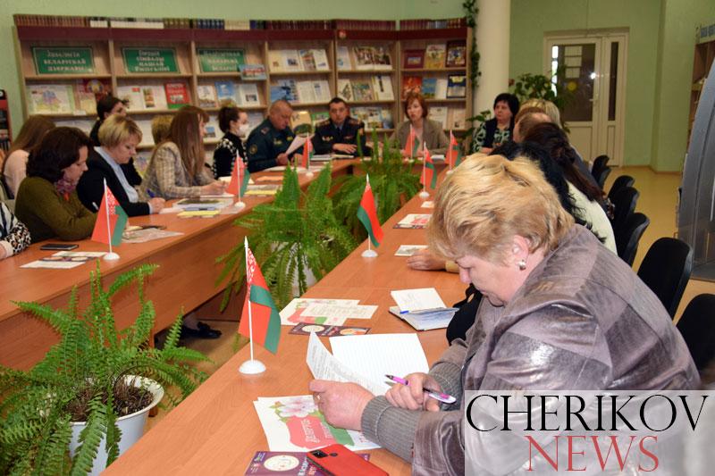 С идеологическим активом района провели учебу. Какие вопросы обсудили?