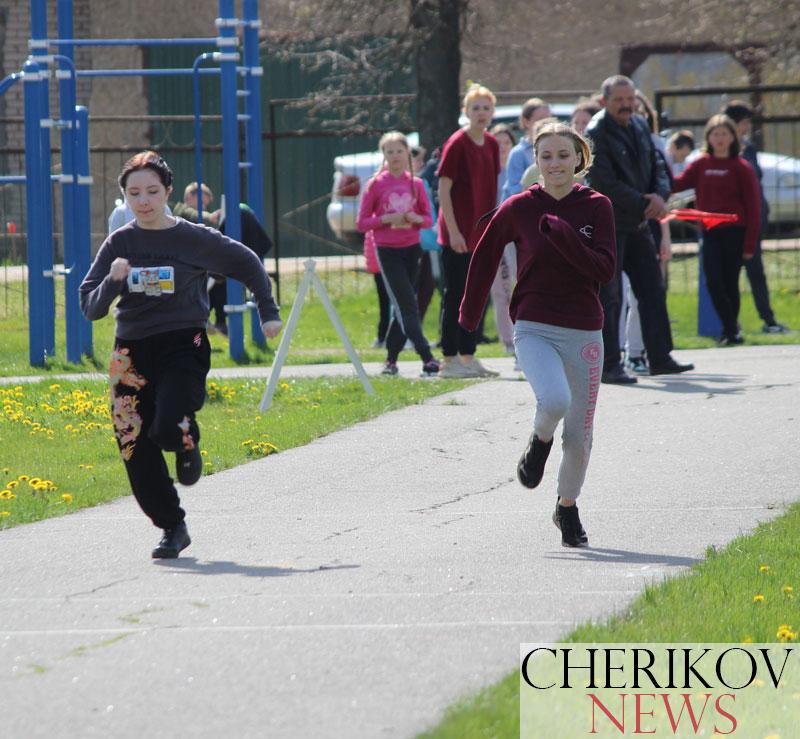 В Черикове проходят соревнования по легкой атлетике среди школьников
