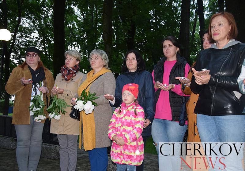 Патриотическая акция «Свеча Памяти» прошла в Парке Победы