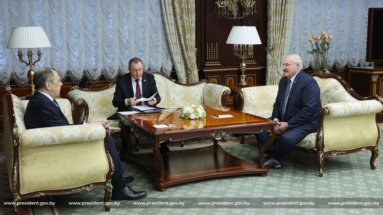 Президент Беларуси провел встречу с Министром иностранных дел России Сергеем Лавровым