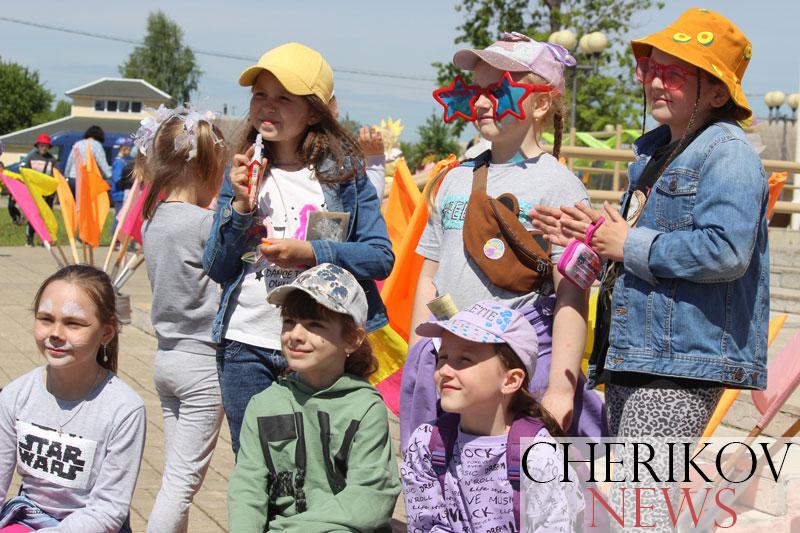 НАШ БОЛЬШОЙ ФОТОРЕПОРТАЖ: Международный день защиты детей отметили в Черикове