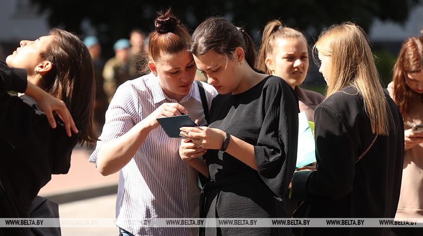 В вузах Беларуси начинаются внутренние вступительные испытания