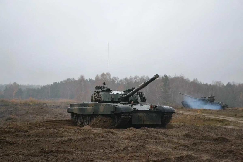 Украина получила танки Twardy из Польши, а британские ЗРК Stormer уже прибыли на фронт