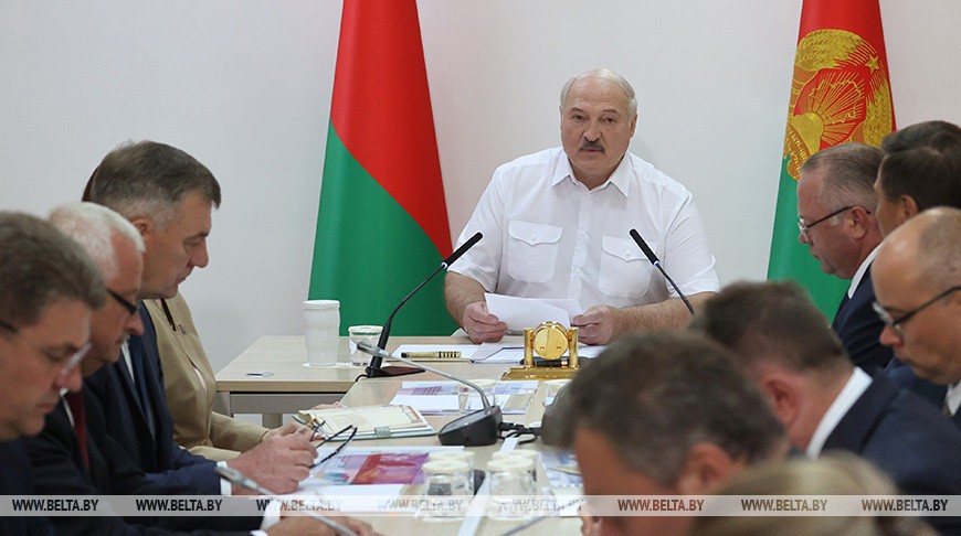 “Немой укор нашей бесхозяйственности”. Лукашенко собрал совещание о решении проблемы долгостроев в Минске