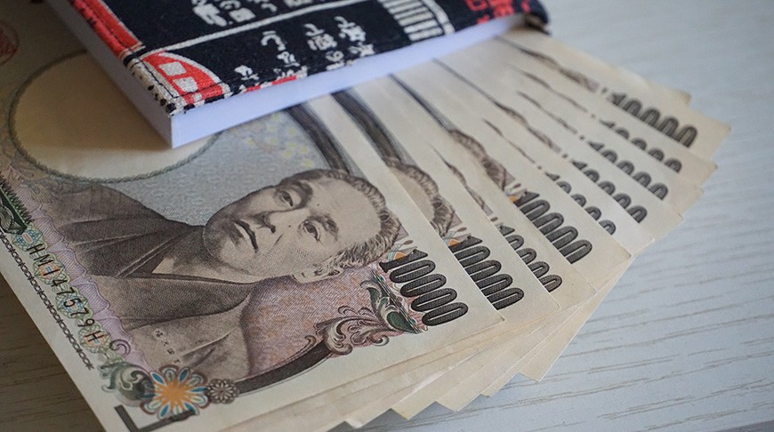 Падение курса японской иены стало самым масштабным с прошлого века