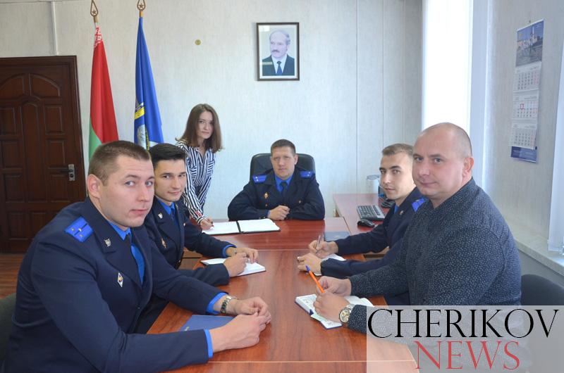 Внимание к мелочам — служебная необходимость: 12 сентября следователи отмечают профессиональный праздник