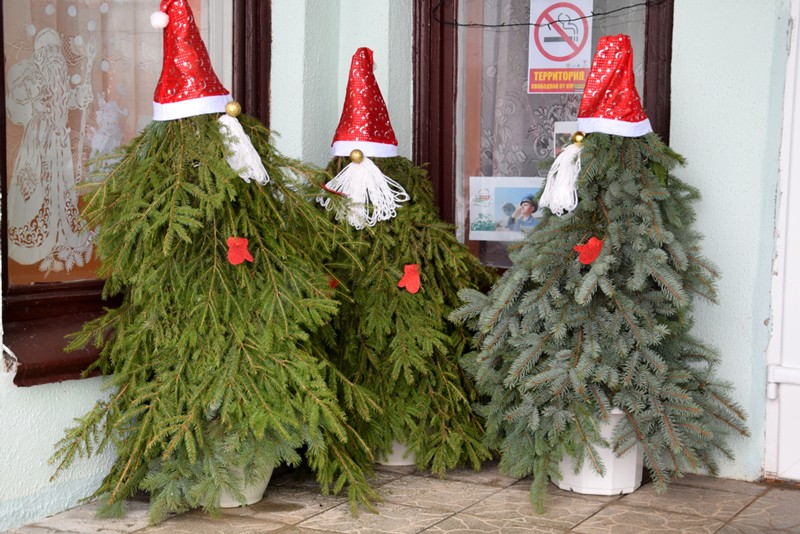 Город погружается  в сказку. А сказка-то, оказывается, полностью рукотворная.  Рассказываем, кто ее создатели