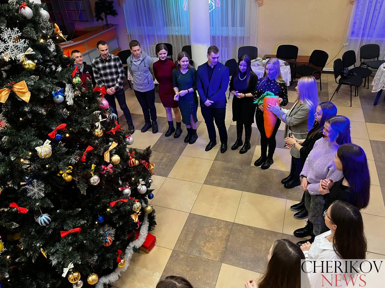 Новогодний огонек собрал молодых специалистов Чериковщины