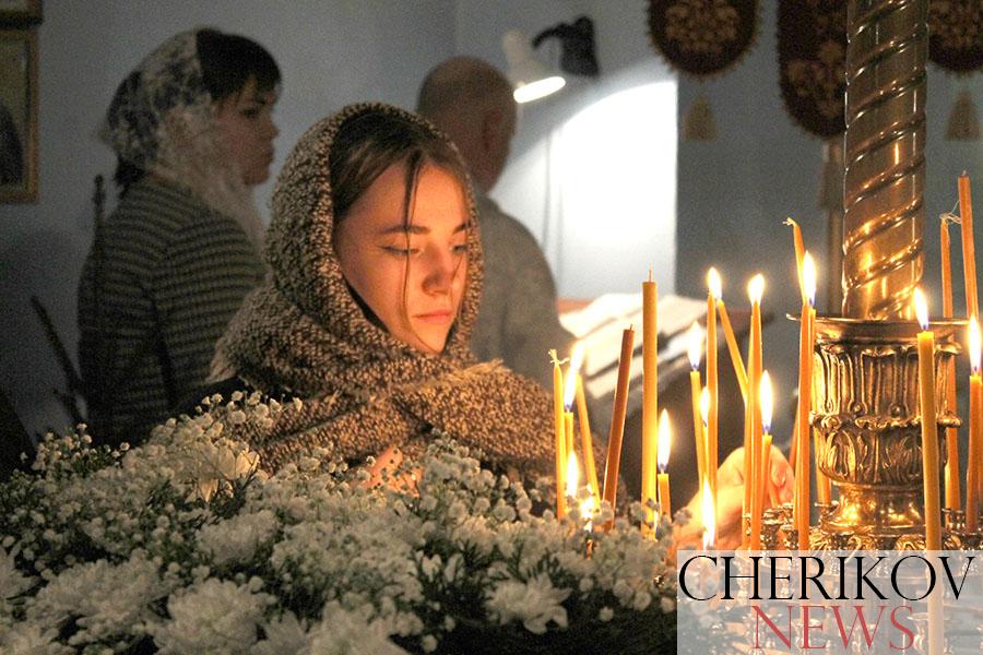 Православные верующие празднуют Крещение Господне