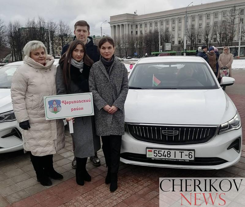 Парк Чериковской центральной районной больницы пополнился новеньким легковым автомобилем