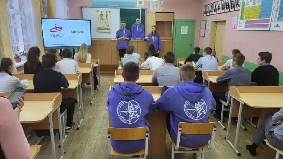 Студенческий отряд “Сияние” посетил ГУО “Веремейская средняя школа”