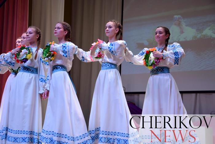 В районном Доме культуры состоялся творческий концерт воспитанников и педагогов Детской школы искусств. Фото
