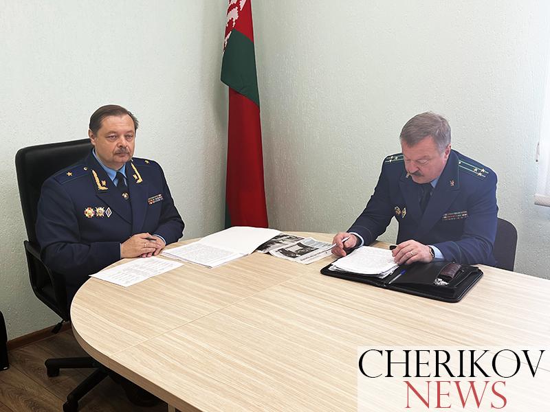 Заместитель Генерального прокурора Республики Беларусь Сергей Хмарук провел в Черикове выездной прием граждан