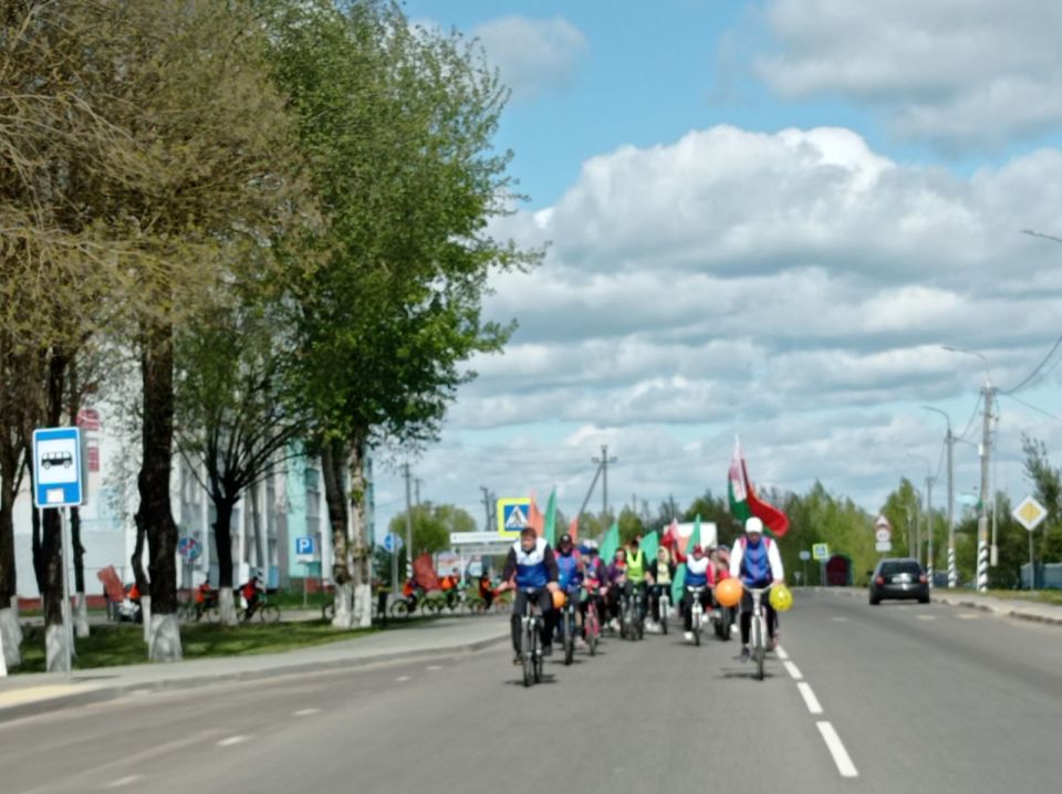 Более 60 жителей Чериковщины приняли участие в велопробеге, посвящённом Дню Победы