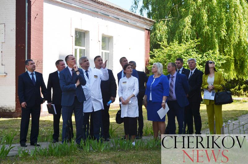 Вопросы реконструкции Чериковской райбольницы обсуждены во время рабочего визита губернатора Могилевщины Анатолия Исаченко