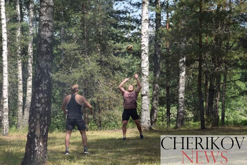 С пользой для себя проводят уикенд молодые специалисты Чериковщины