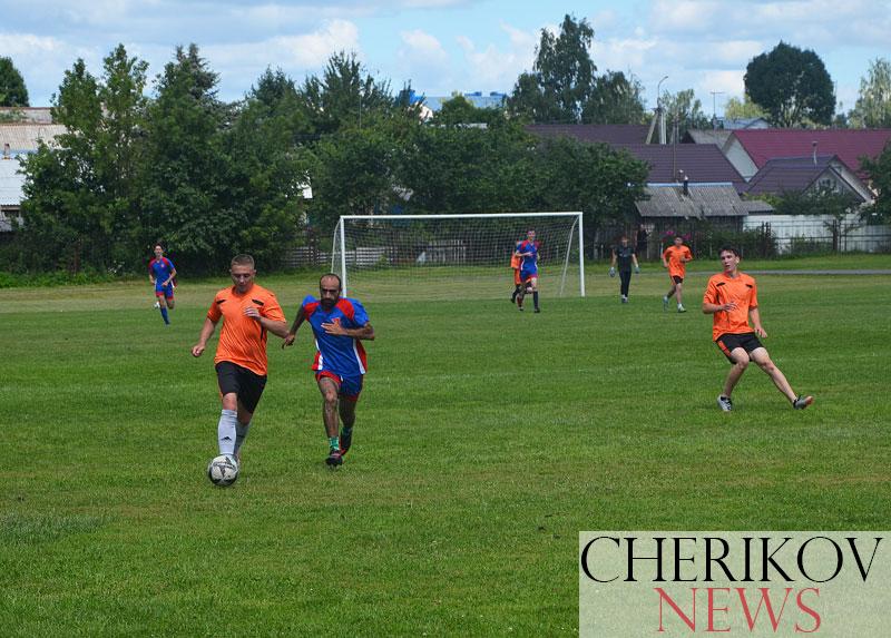 Товарищеский матч в честь Дня города. С кем и как играли чериковские футболисты?