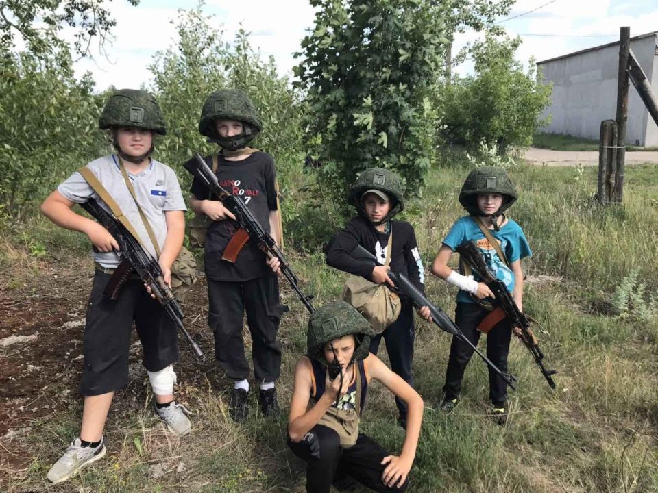 Спорт, дисциплина, патриотизм: учащиеся школ города Черикова открыли в себе дух настоящих защитников Родины
