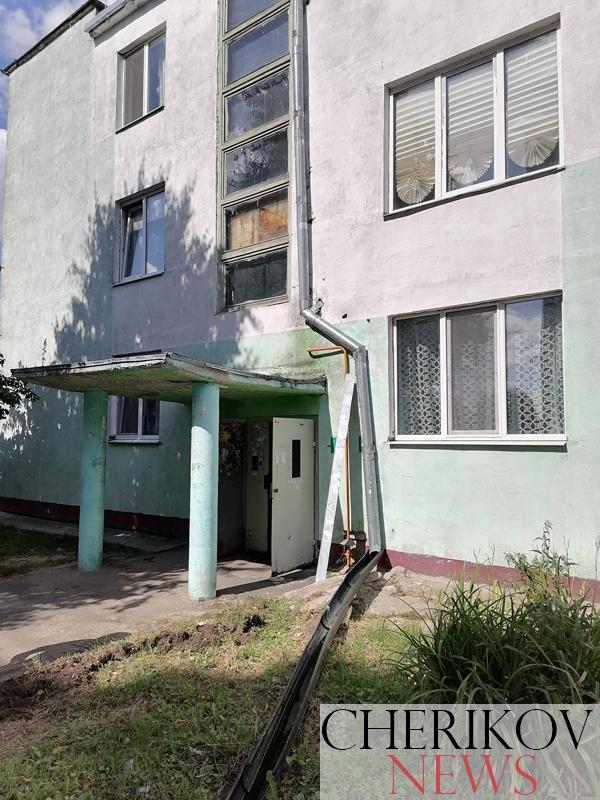 Подвалы и подъезды в доме № 83 по ул.Рокоссовского заливает. Какое решение будет у этой проблемы?