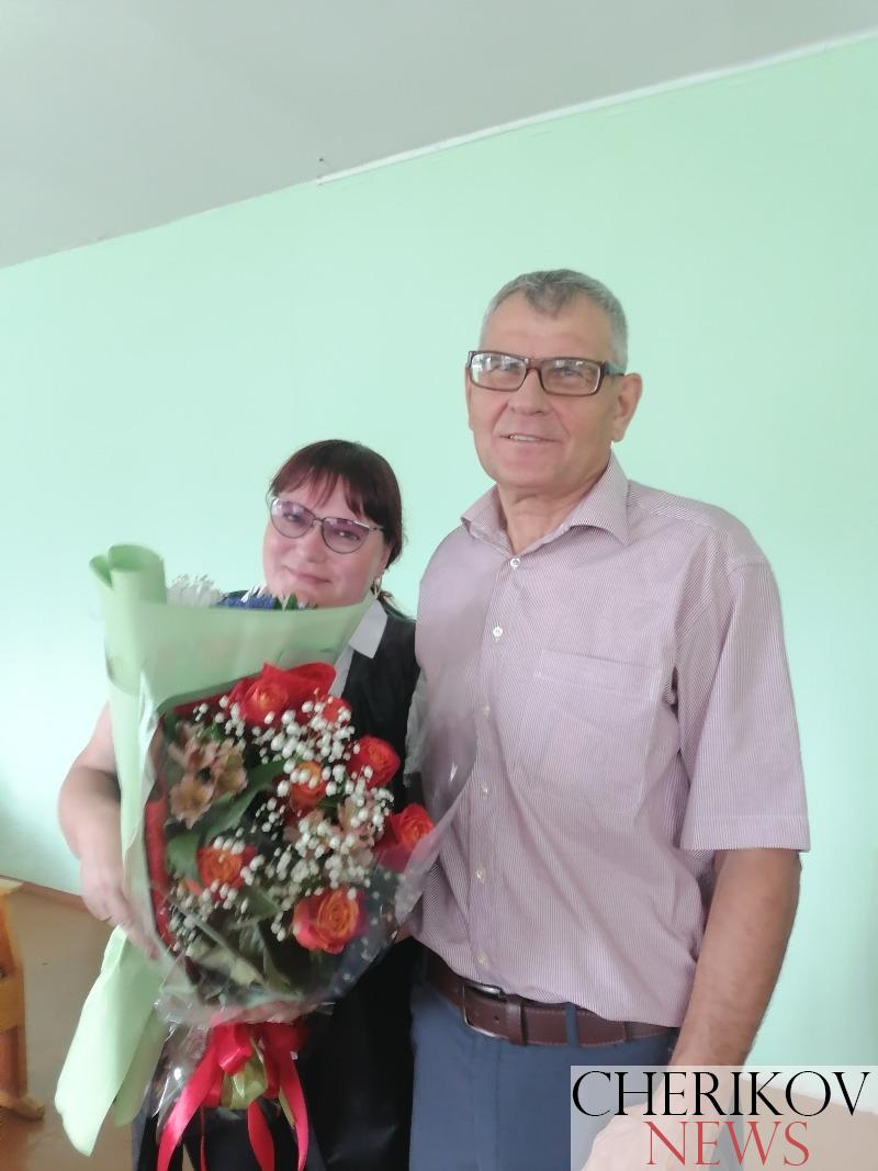 Долгий и серьёзный путь: ветеран труда Евгений Татаренко принимал поздравления с юбилеем