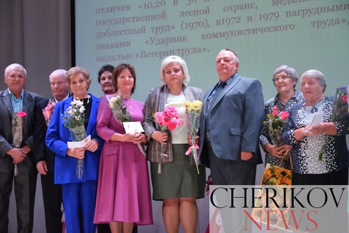 Праздничный концерт в преддверии Дня пожилых людей прошел в районном доме культуры