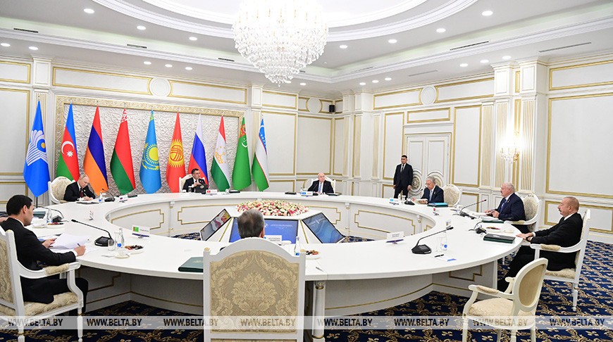 Лукашенко о ситуации в мире: дай бог остановиться, чтобы к третьей мировой войне не подойти